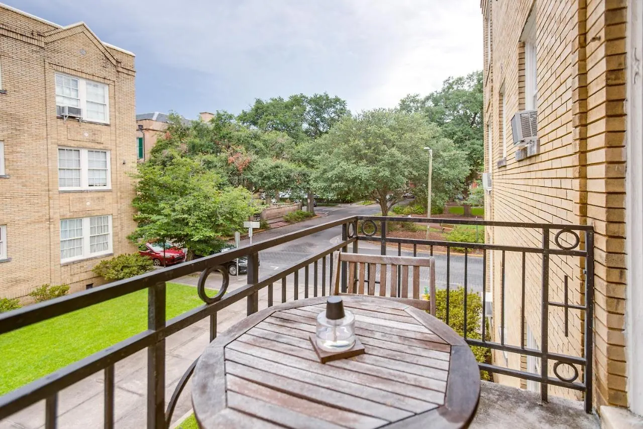 Walkable Savannah Escape In Historic District! Apartmán